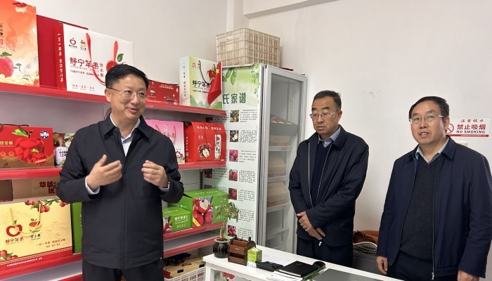 何鵬峰調(diào)研蘋(píng)果營(yíng)銷工作